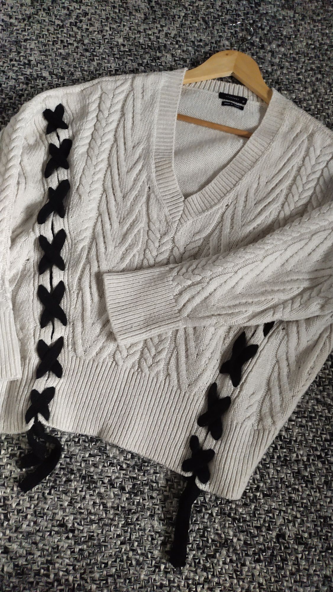 Reserved sweter rozmiar M