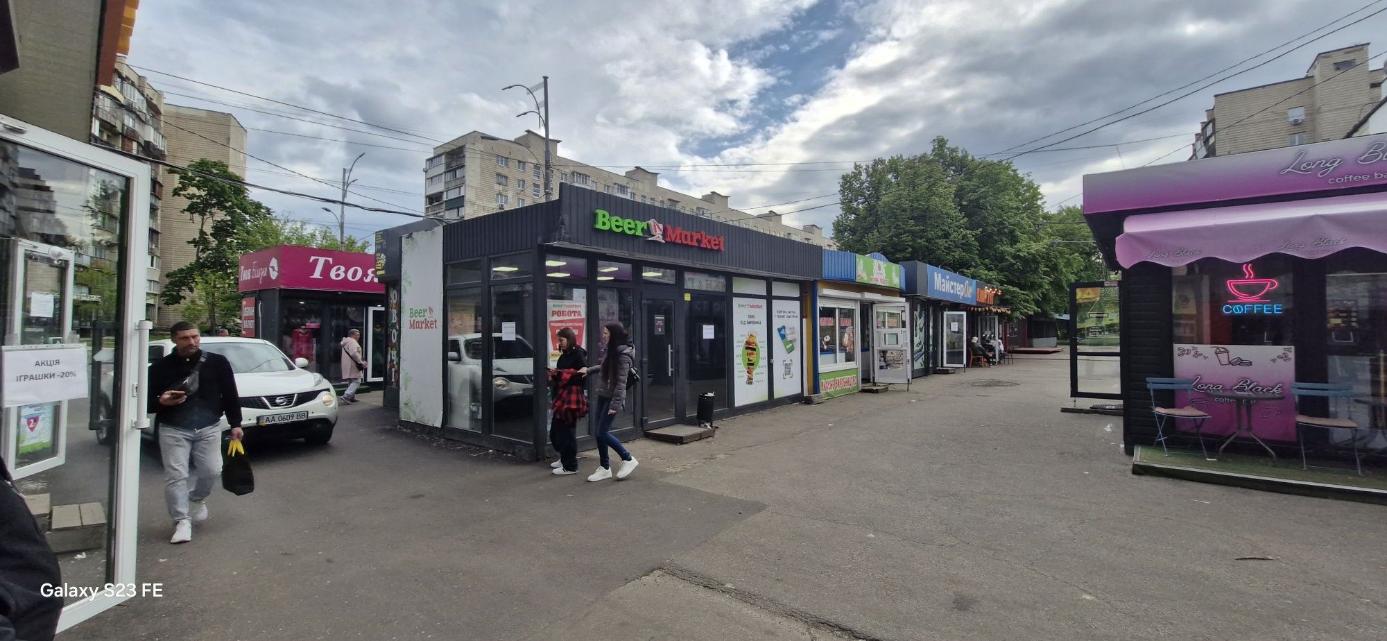 Здається маф біля "Казки" пр-т. Лісовий 25, 26м² великий трафік