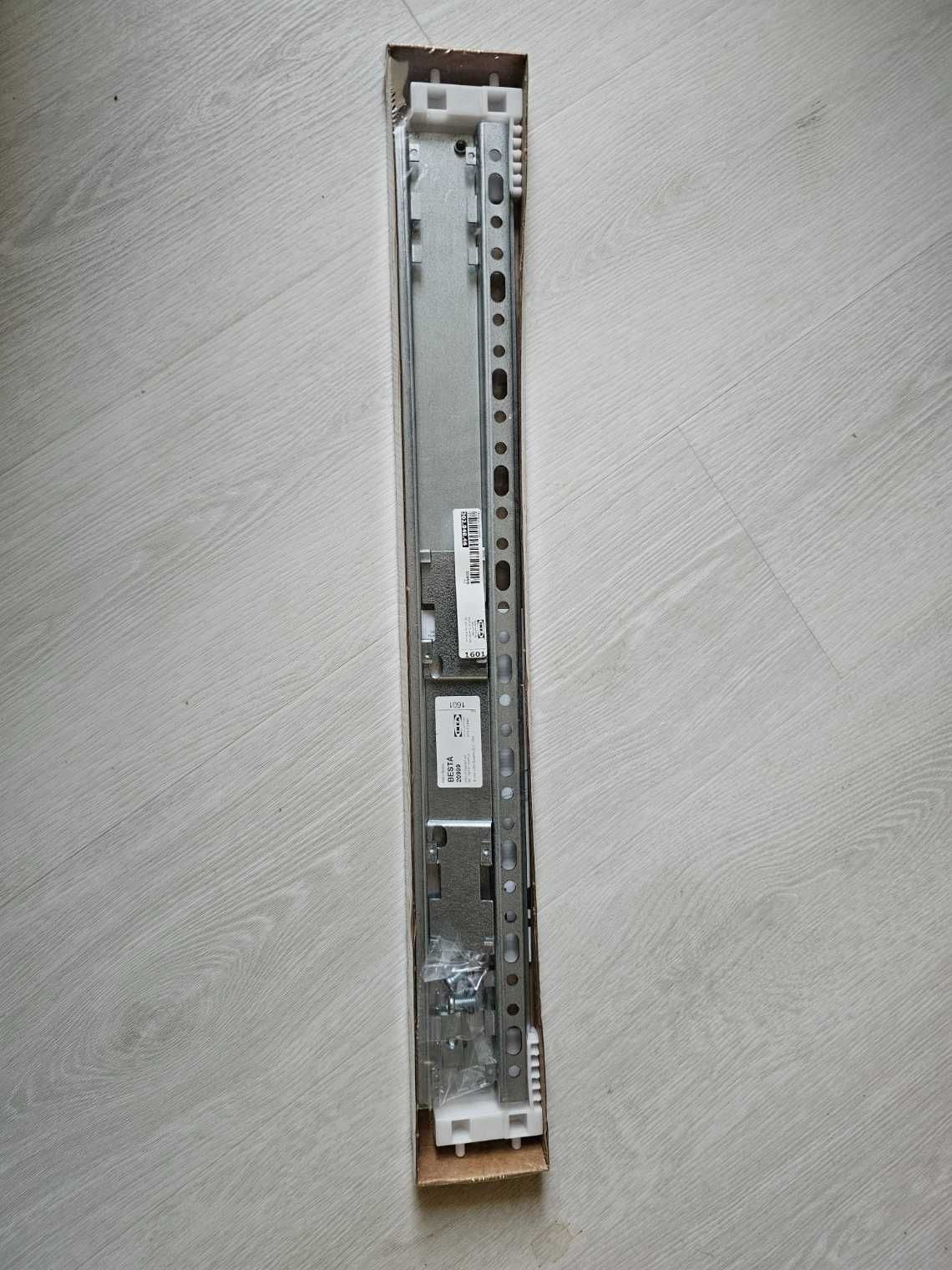 Szyna do zawieszania Besta 60 cm (54 cm)