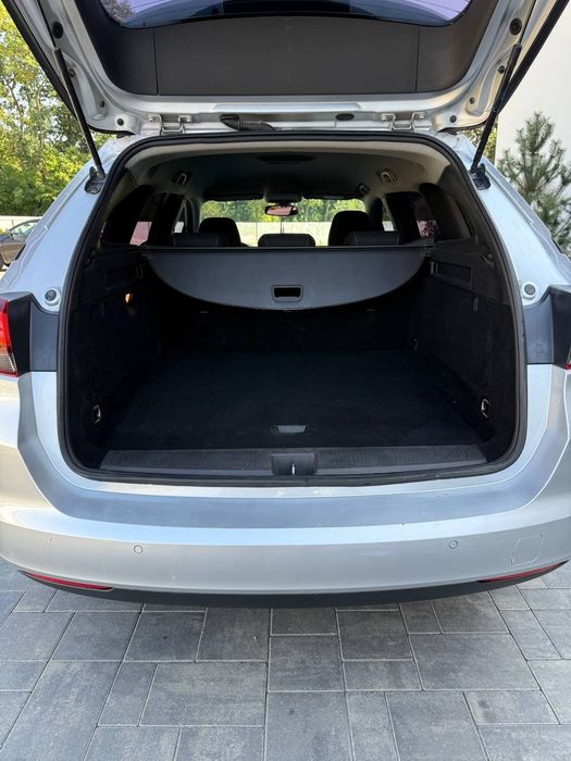 Хороше сімейне авто.