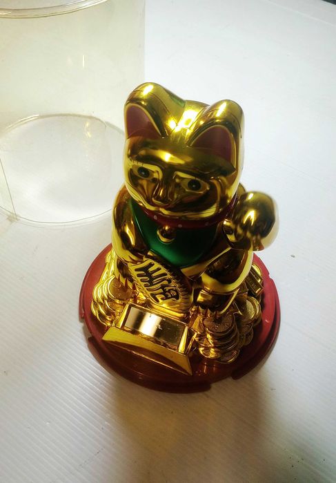 Gato da Sorte ou Maneki Neko a energia solar