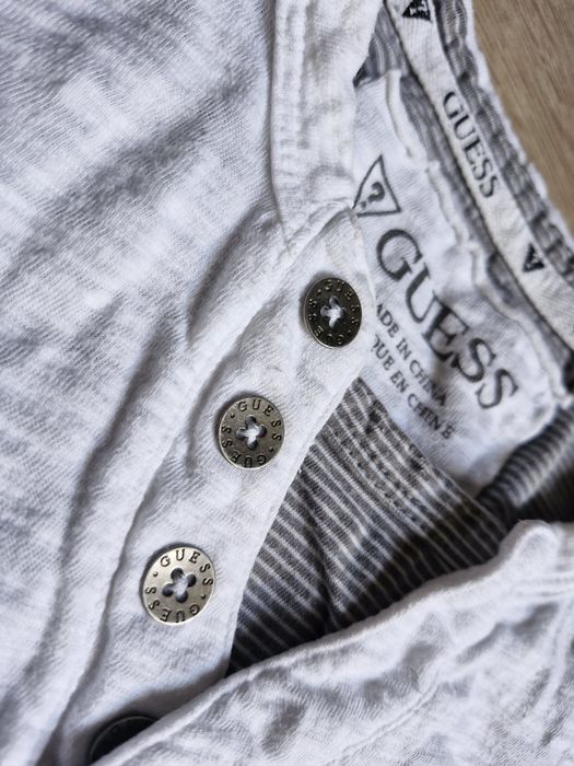 Koszulka * Sygnowana Guess *