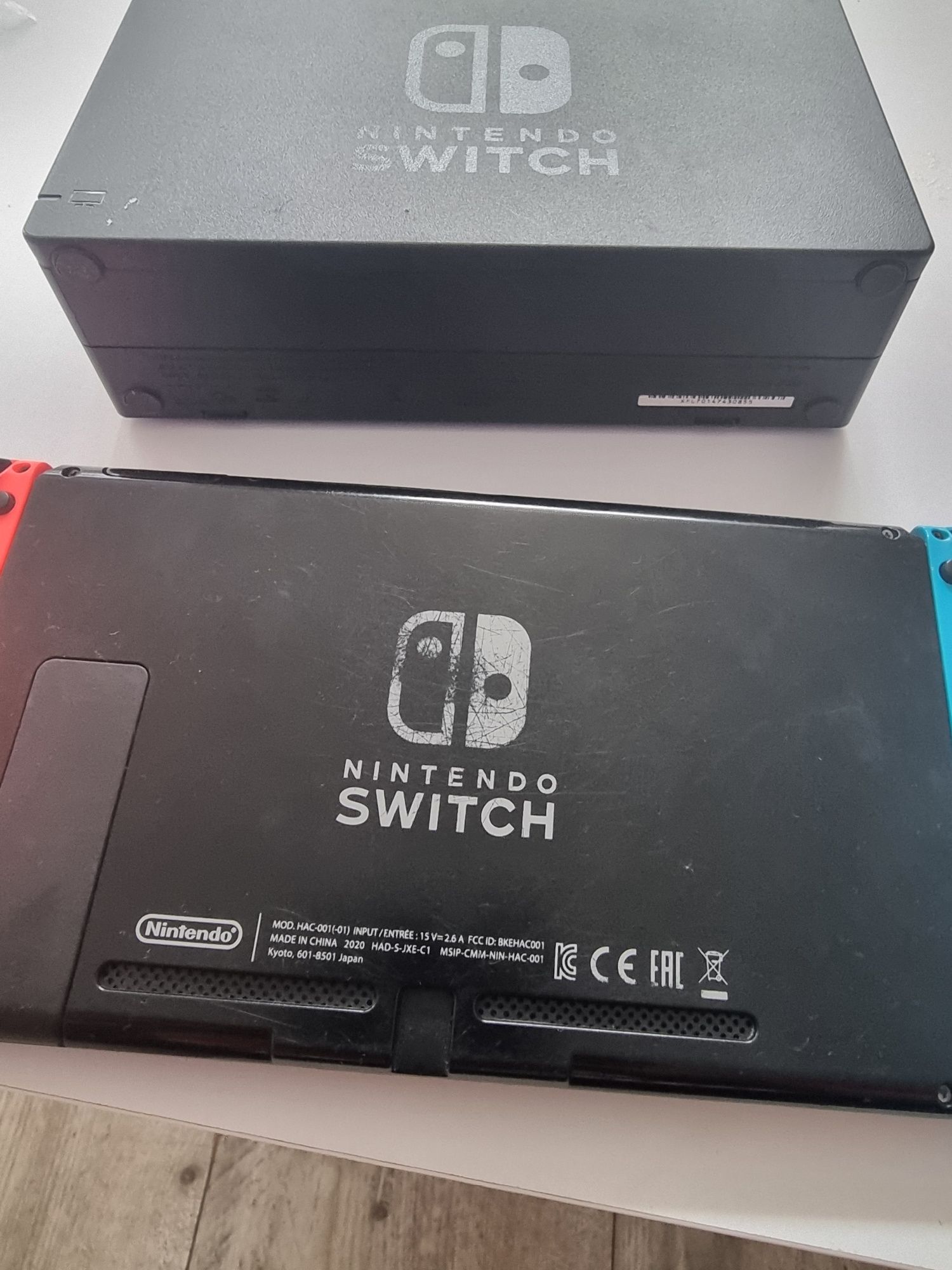 Nintendo switch plus dock