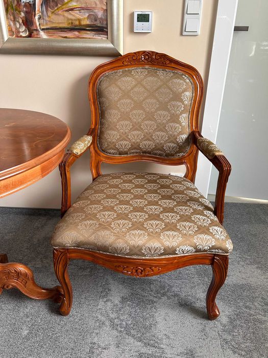 Stylowy Fotel drewniany, tapicerowany Verona Meble