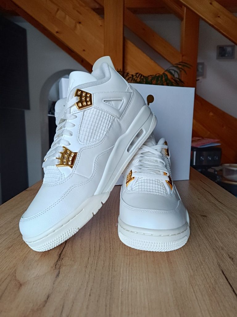 Nike Air Jordan 4 Retro Metalic Gold