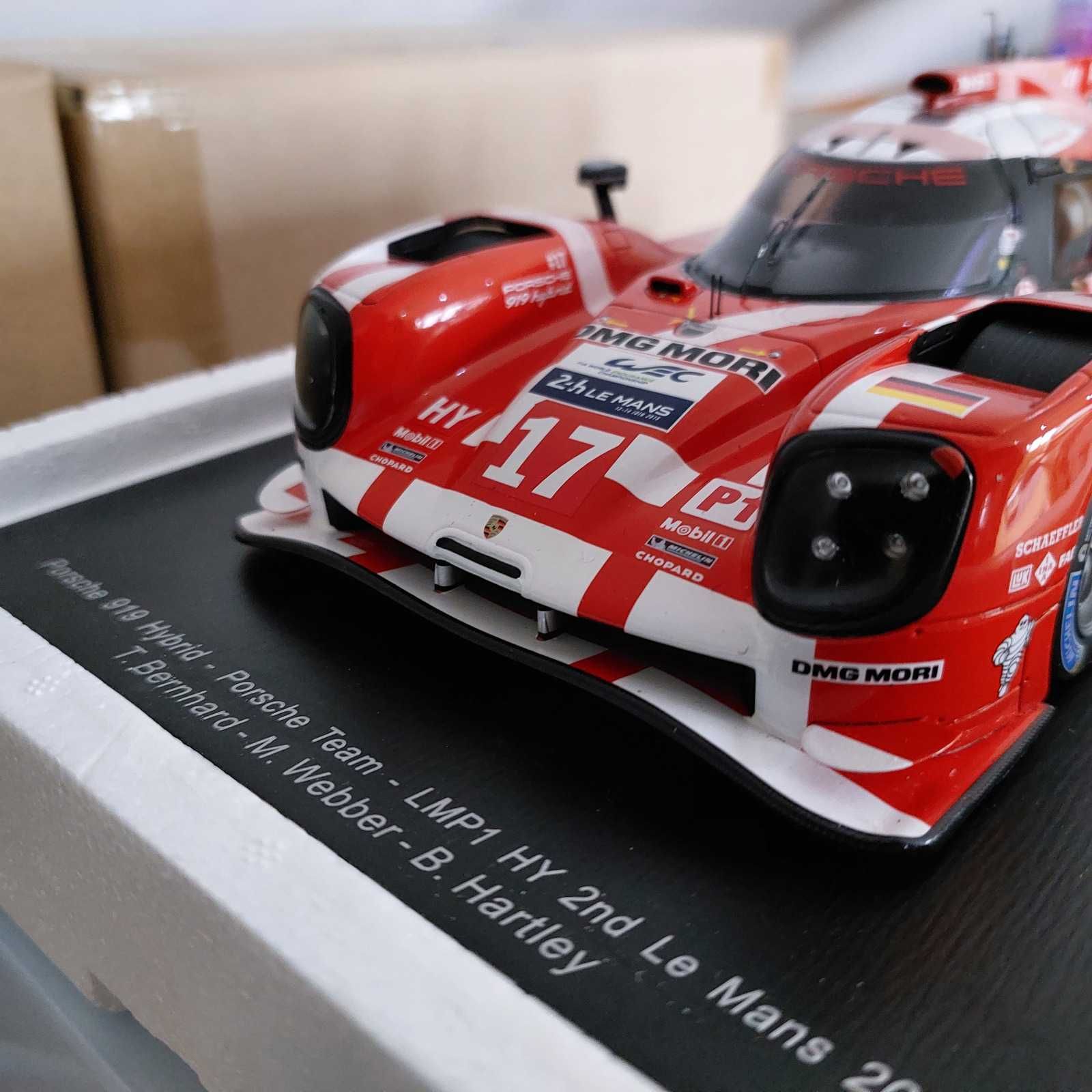 Miniatura Porsche 919 Hybrid Porsche Team #17 Le Mans 2015 SPARK 1:18