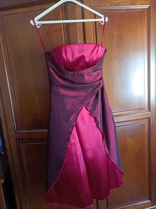 vestido com echarpe modelo exclusivo