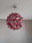 Oryginalna lampa wisząca z aluminiowych wstęg, nowoczesny design