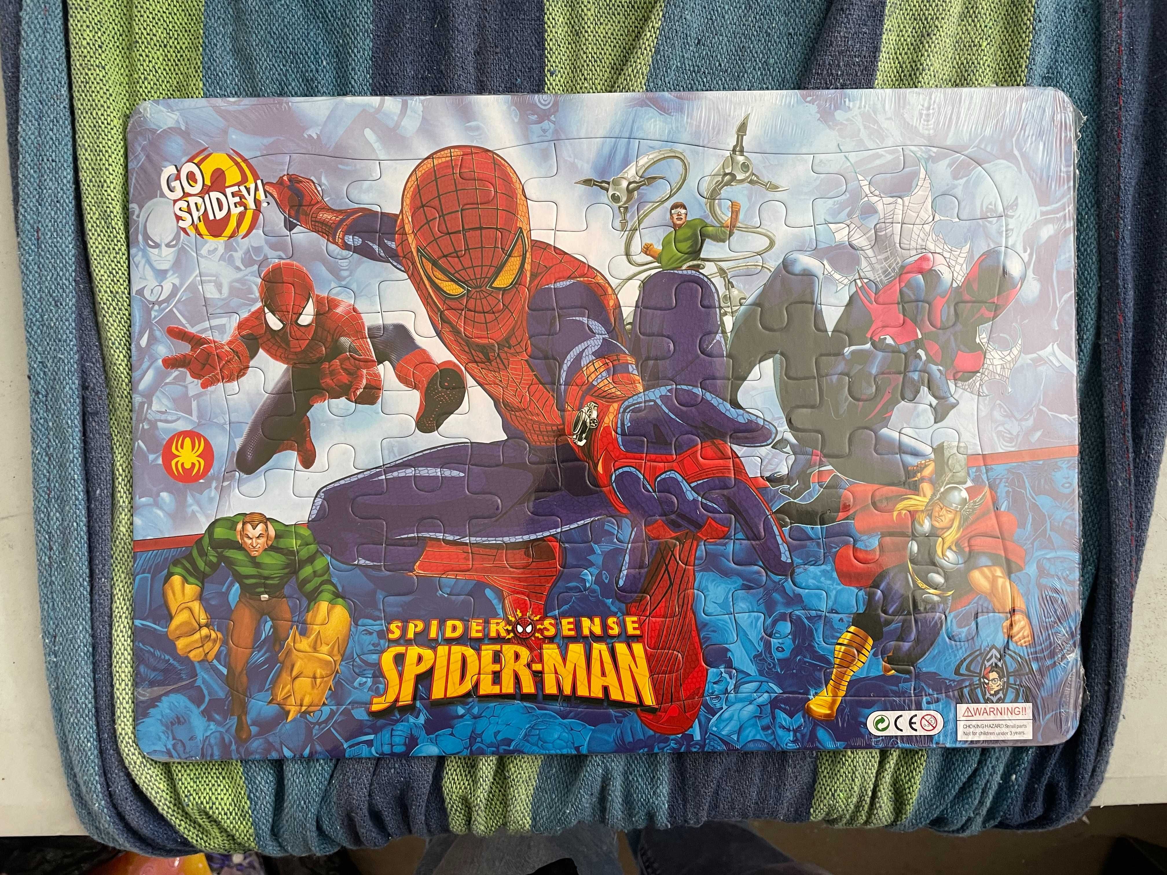 Puzzle pająk Spider-man + kolorowanka w formacie A4