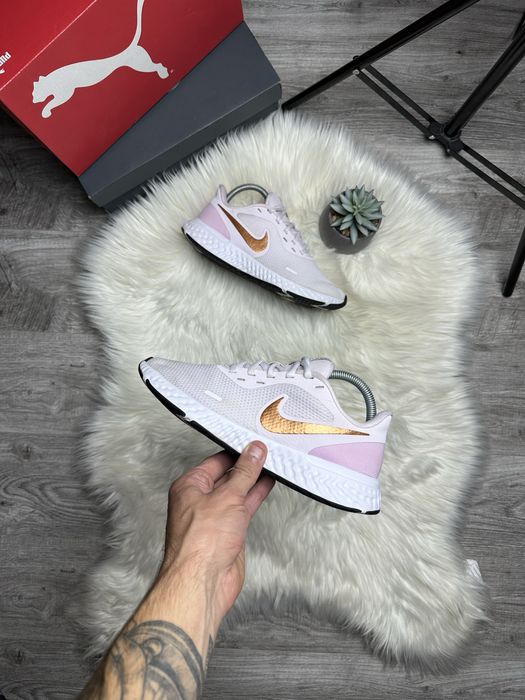 Кроссовки Nike revolution original 40р