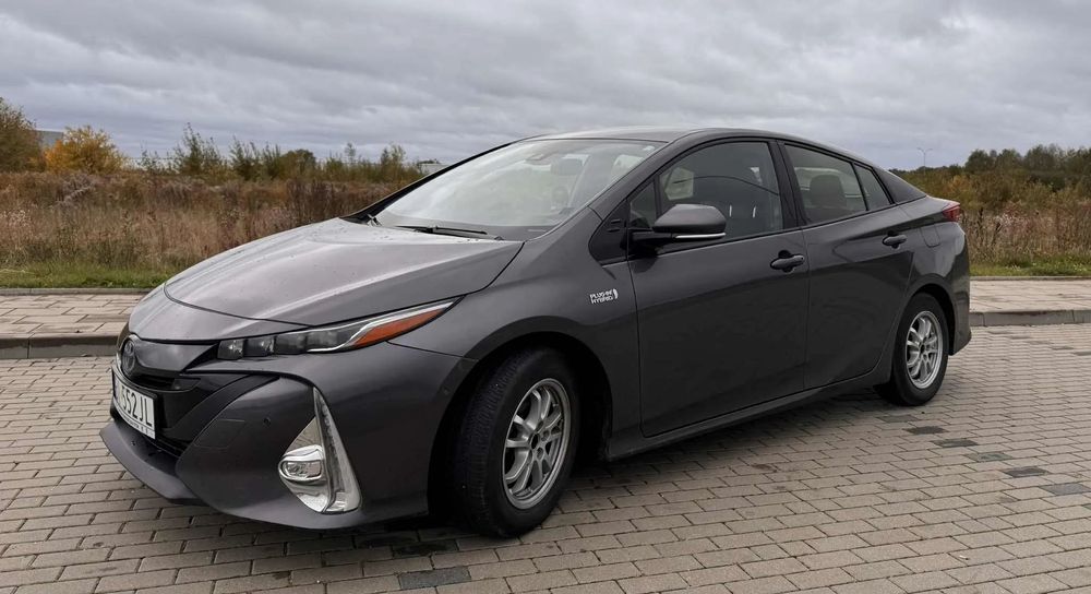 Toyota Prius Toyota Prius Plug-in Hybrid Comfort –2018–67 022 km–Bogate wyposażenie