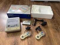 Nintendo Super Famicom (SNES) w pudełku