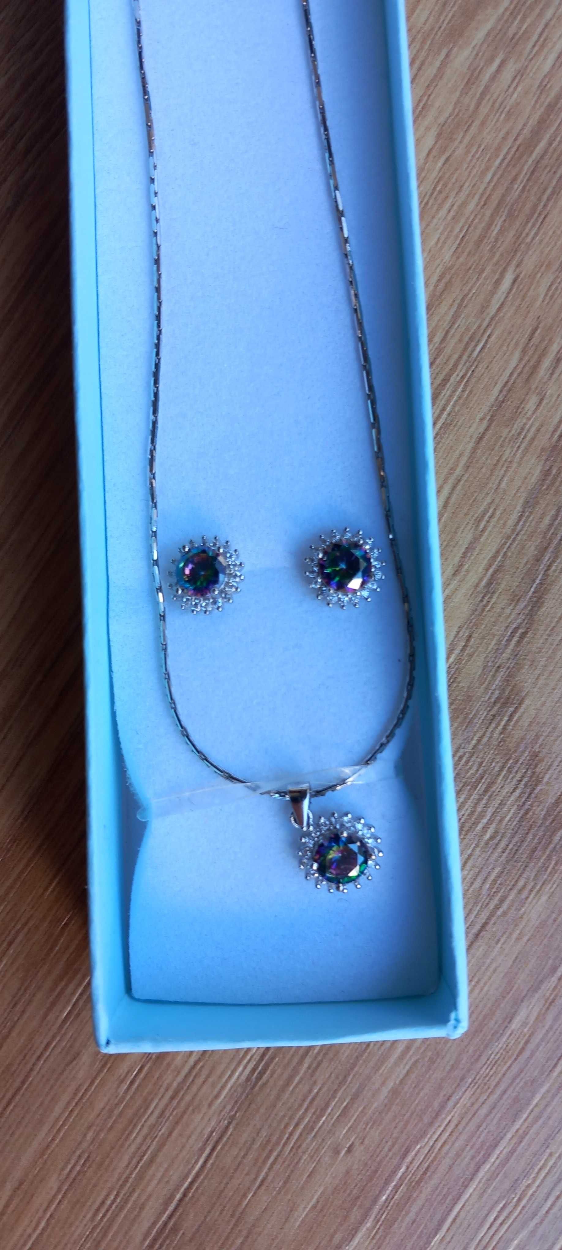 Lindo conjunto colar e brincos metal e brilhantes novo