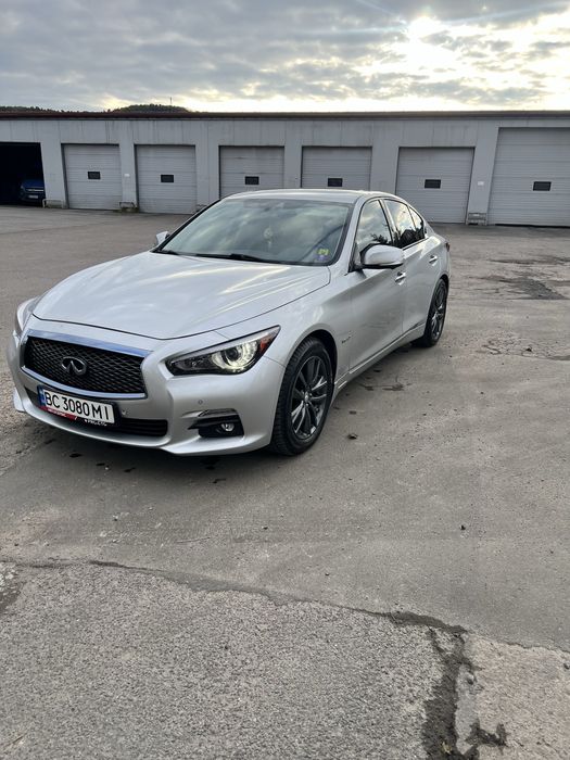 Infiniti Q50 3.5hydrid кращий седан в класі на найкращому двигуні