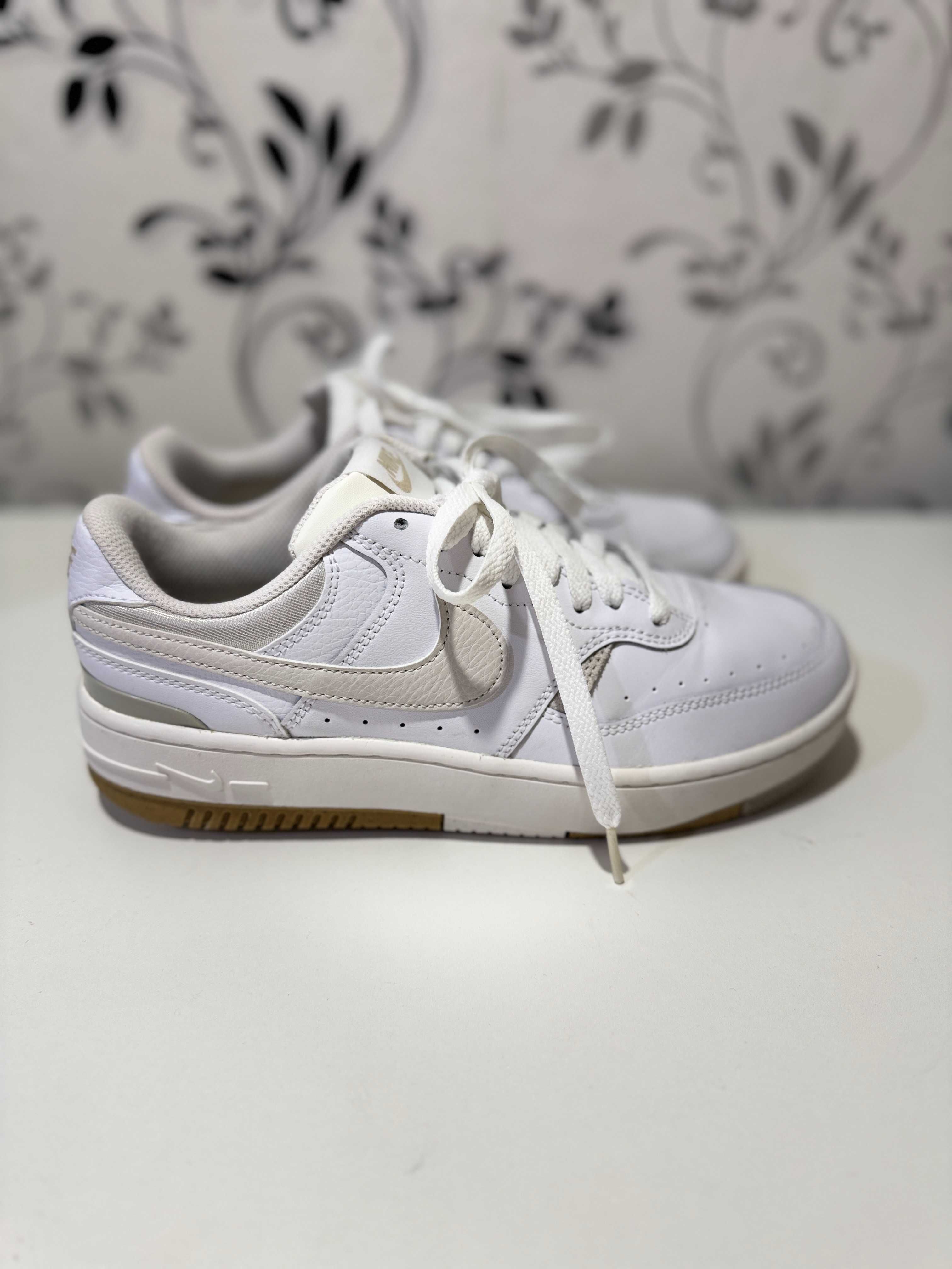 Кросівки жіночі Nike Gamma Force DX9176 103, 40.5р