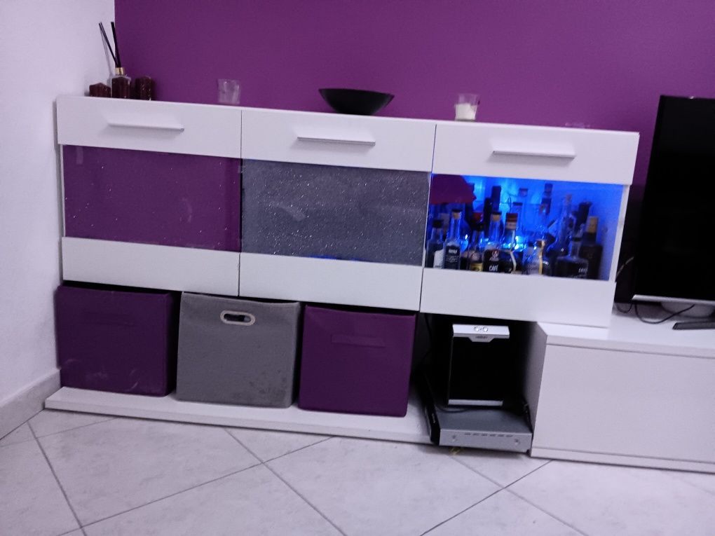 Móvel de sala em ótimo estado