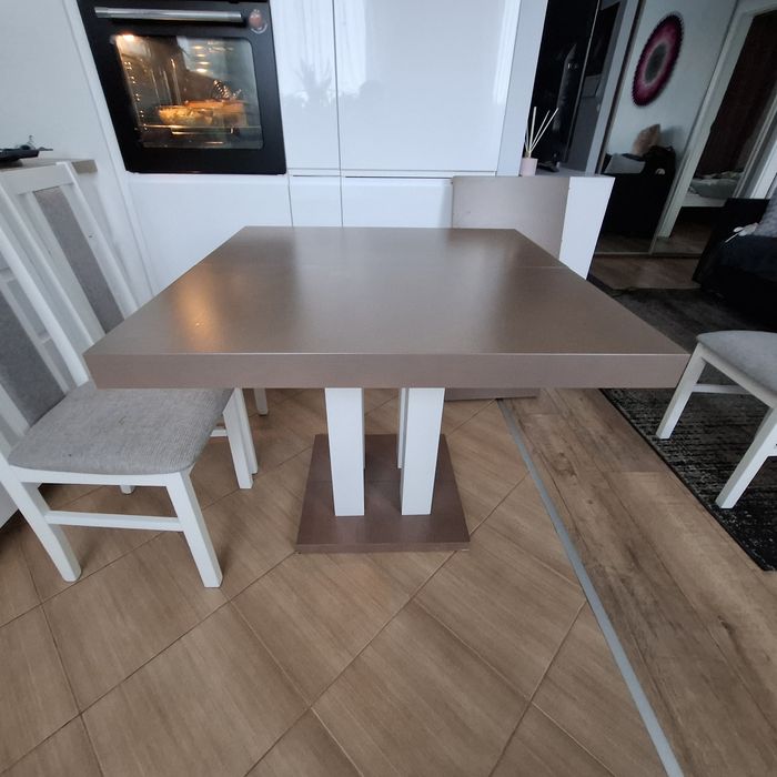 Stół drewniany + 4 krzesła