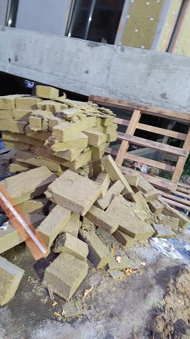 Є залишки мінеральної вати