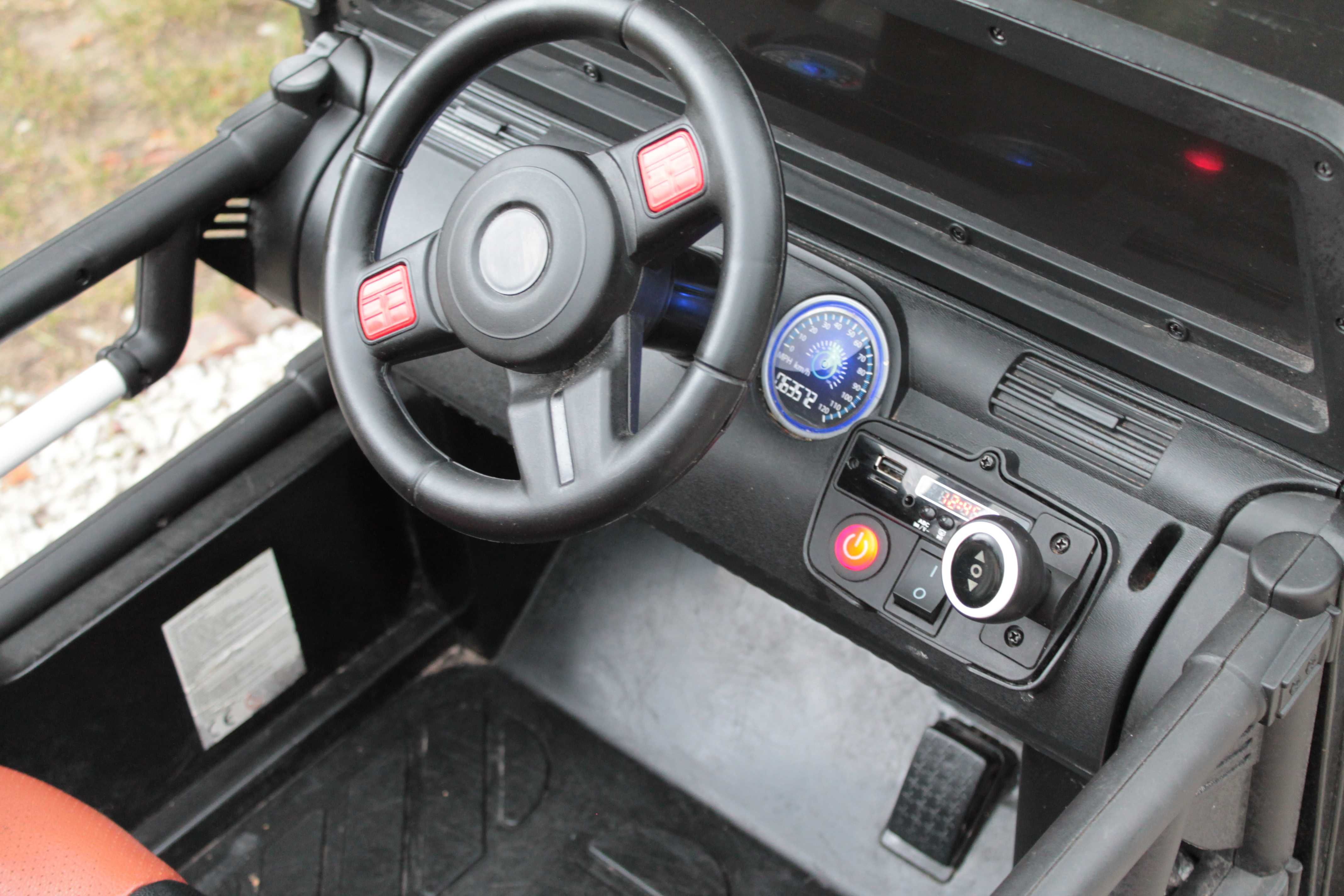 Jeep Czarny Monster 4x4 elektryczny / sprawny