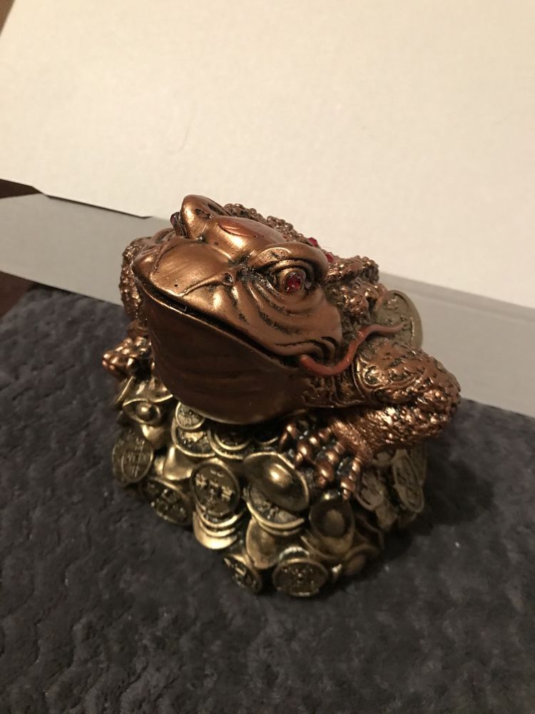 Скарбничка статуетка копілка Грошова жаба