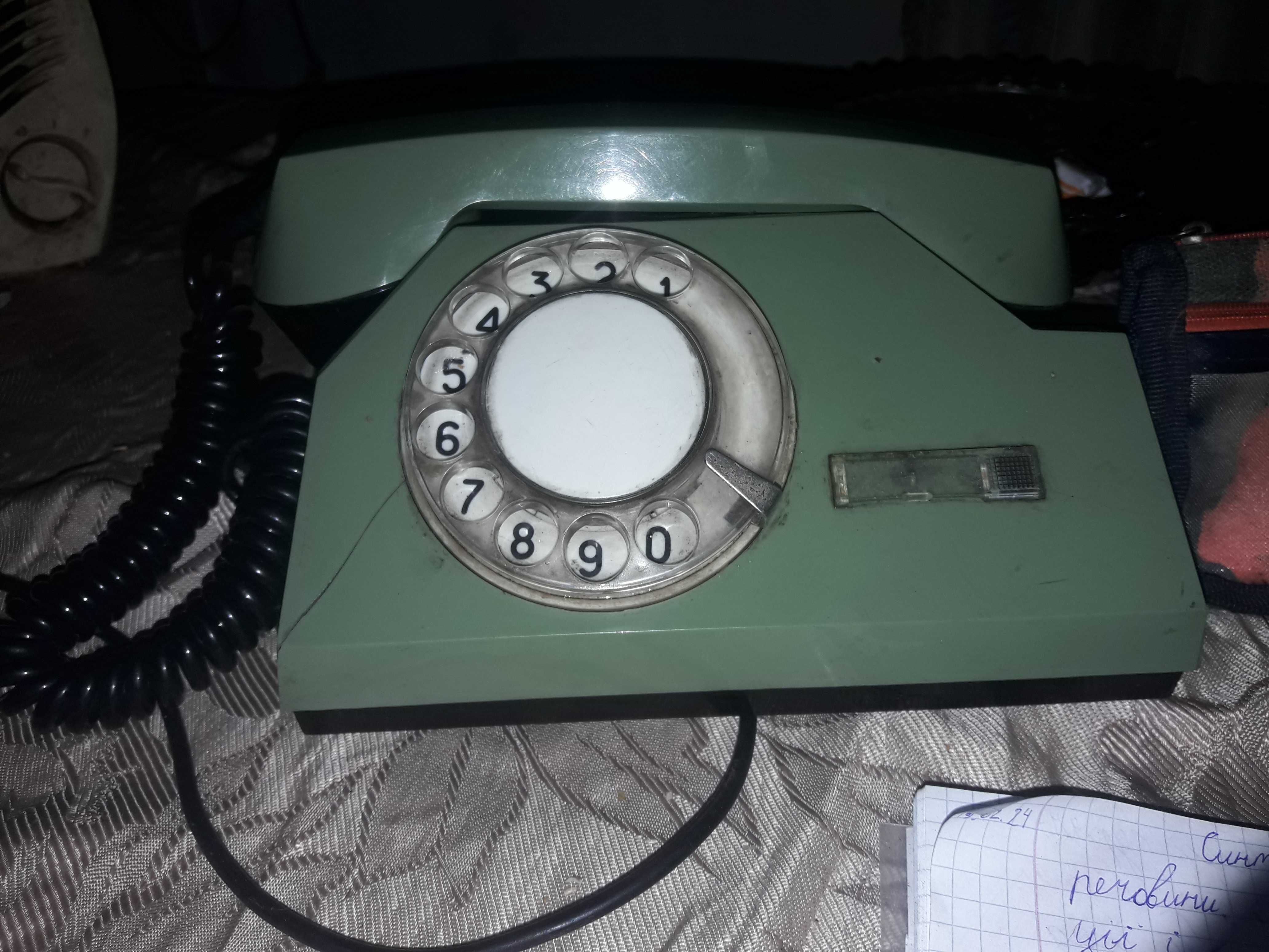Радянський стаціонарний телефон