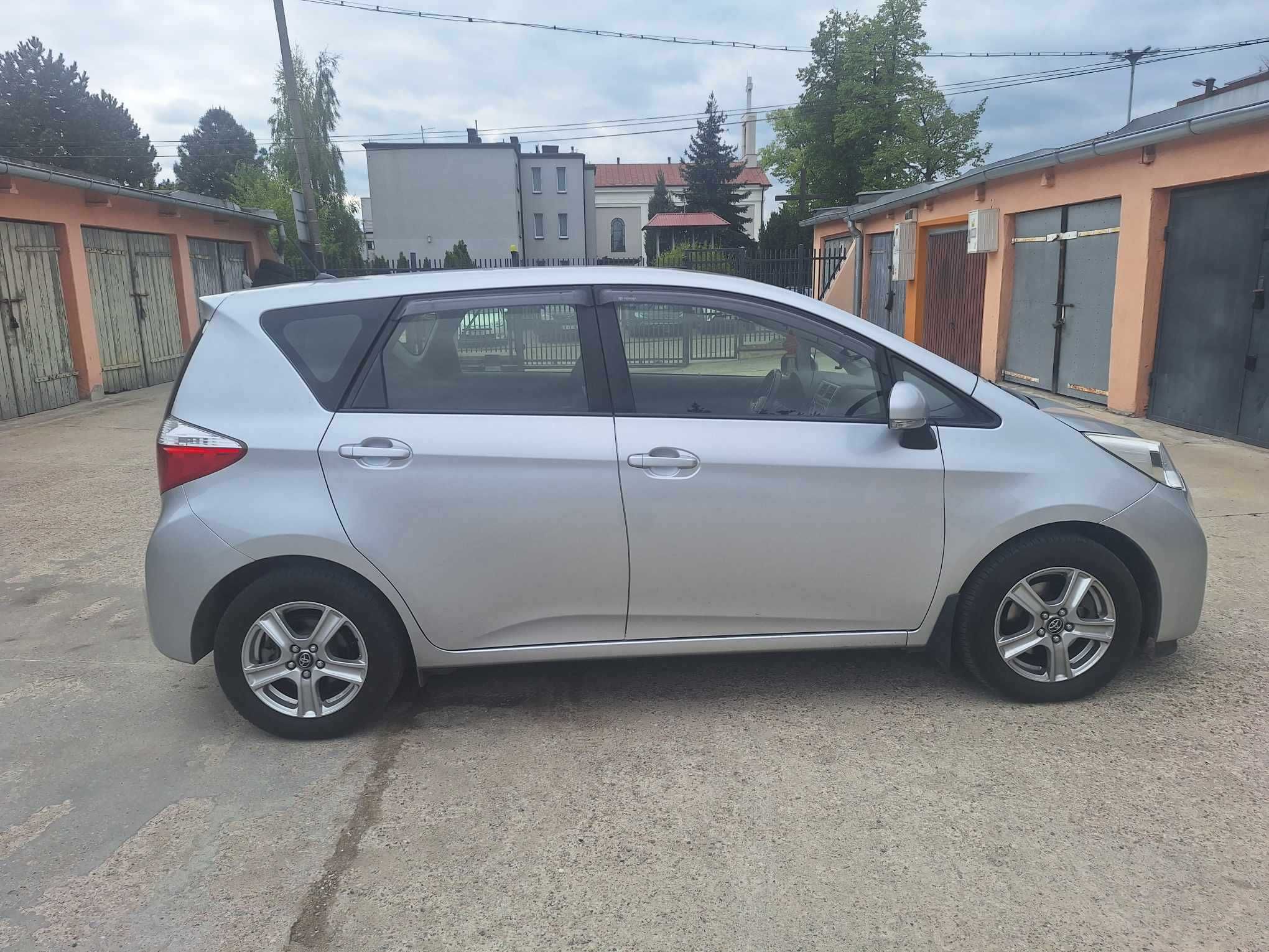 Toyota Verso S 1,3 AUTOMAT z hakiem, 82 tyś km