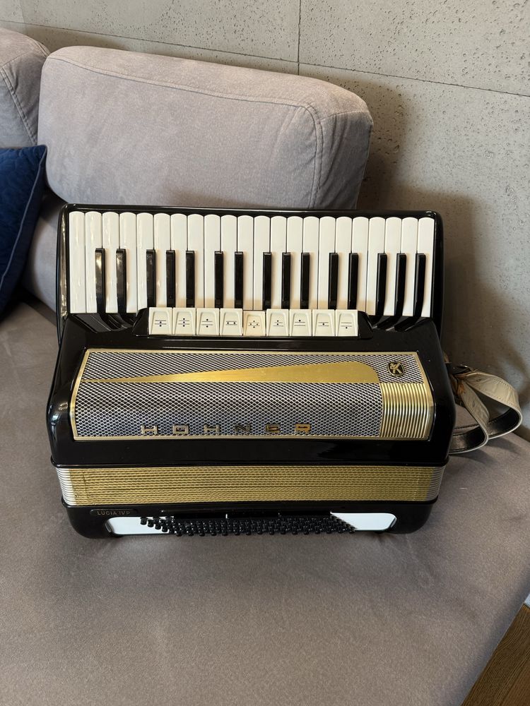 Akordeon hohner lucia lV P 96 basow
