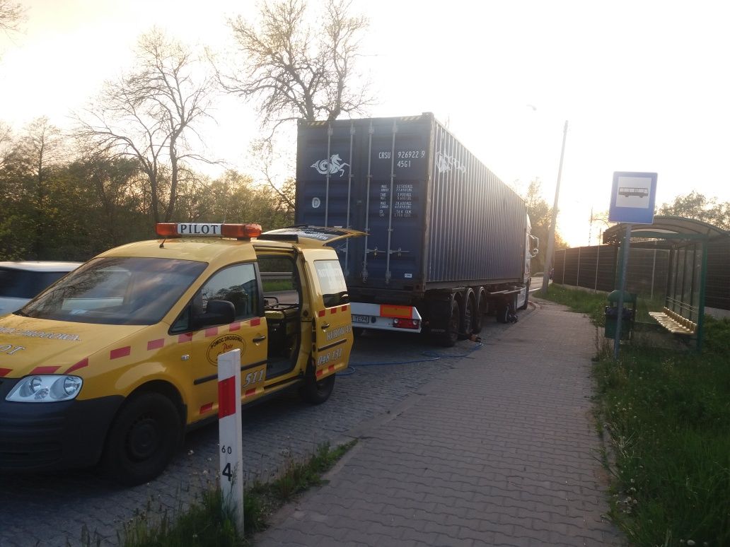 Ceny od 2 zł za km Pomoc drogowa transport maszyn