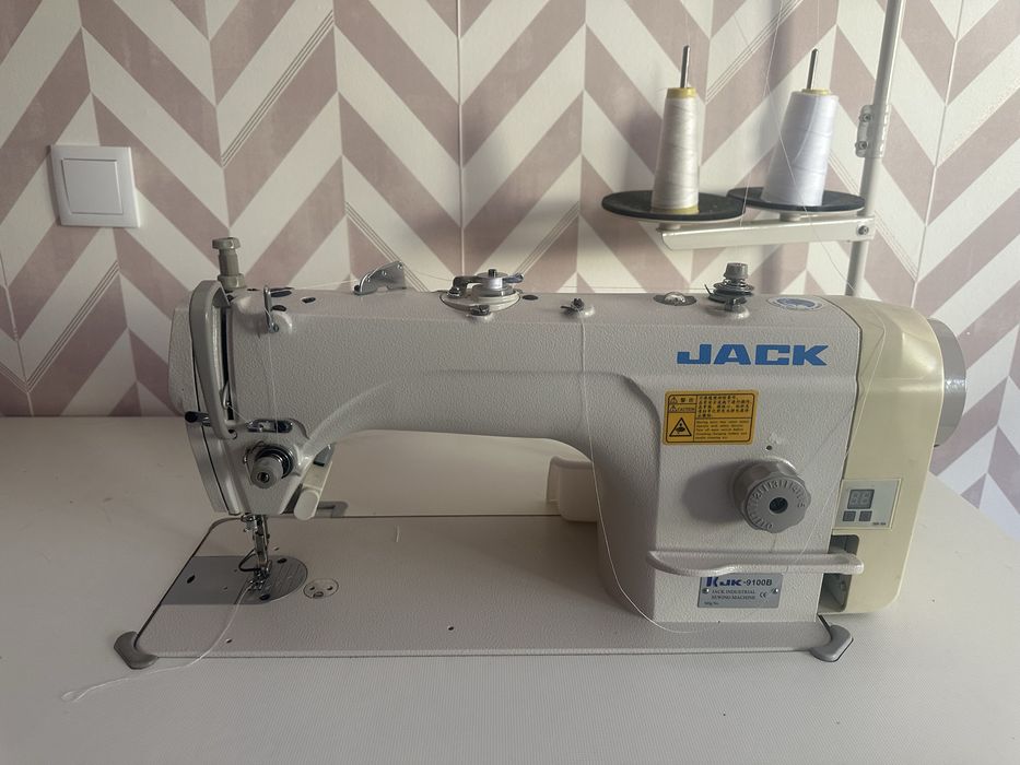 Máquina de costura Jack