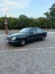 Авто Mercedes Benz W210 E200 Е-Class очкарик