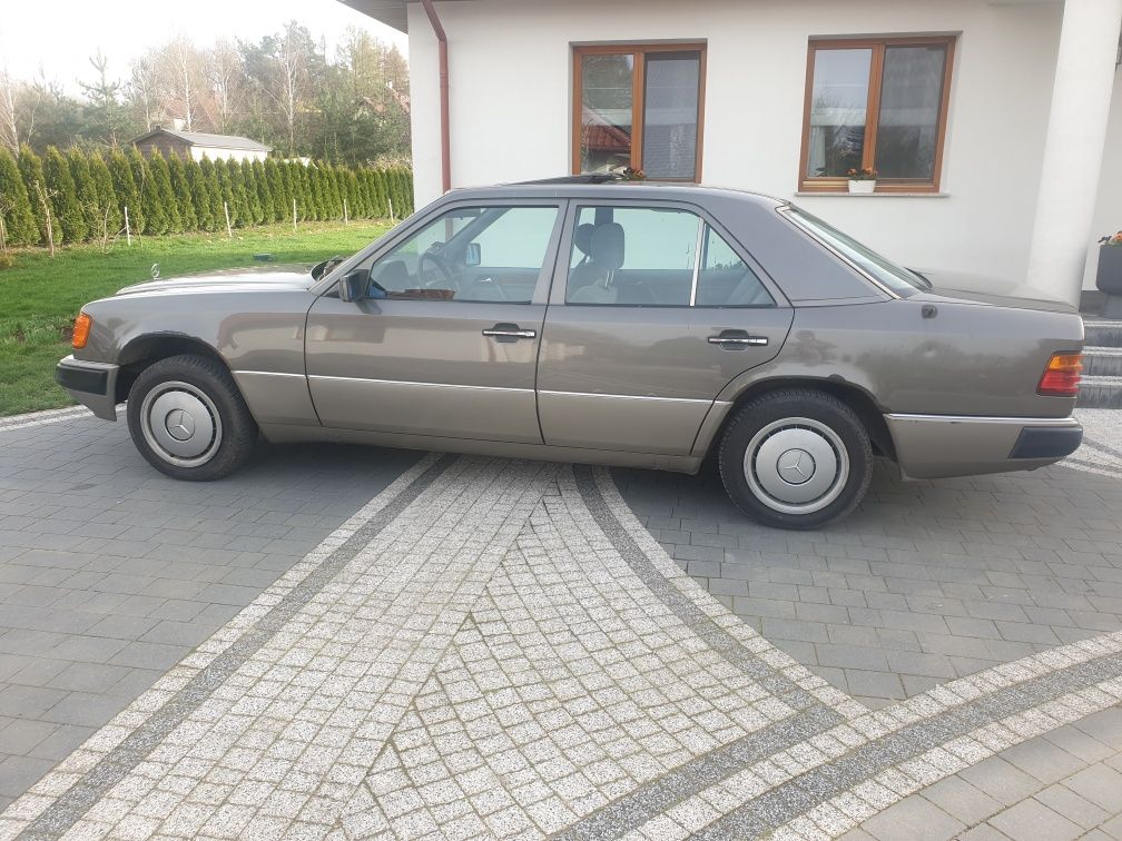 Mercedes W124 200D 1992 r. 281 000 km