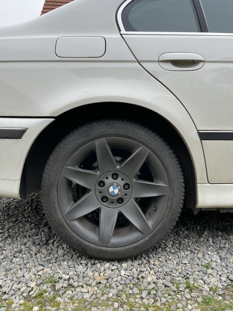 BMW e39 523i alpinweiss