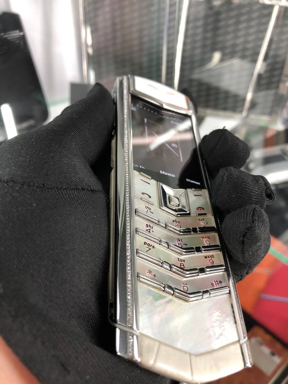 Vertu signature S Design Mother of Perls 344 Diamonds