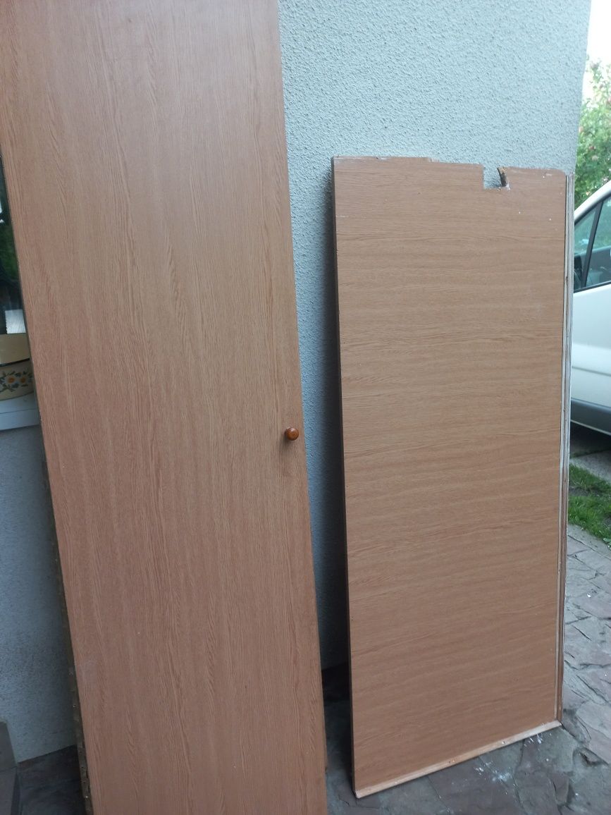 Двері з тирсоплити