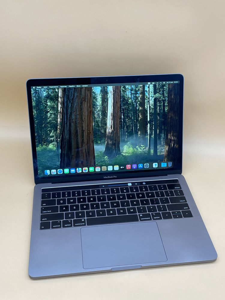 Macbook pro 13.3 2019 i5 256  ssd 8gb оперативки ідеал