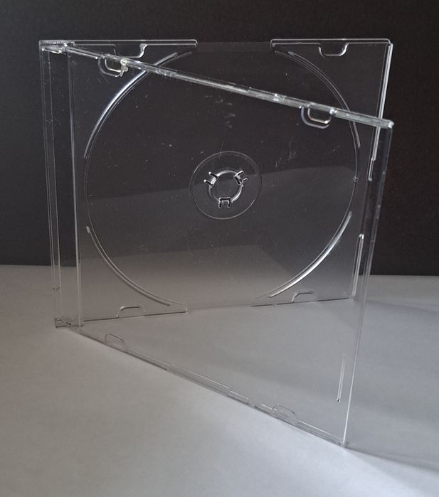 Pudełko na płyty CD/ DVD.