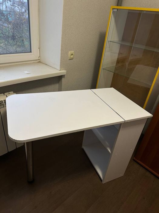 Продам стол для мастера маникюра