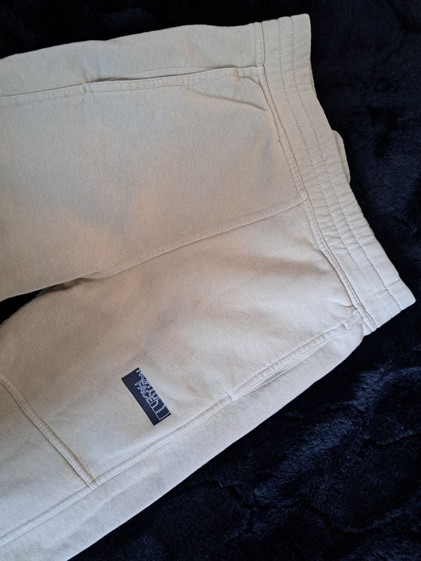The North Face dresowe spodnie r. XS