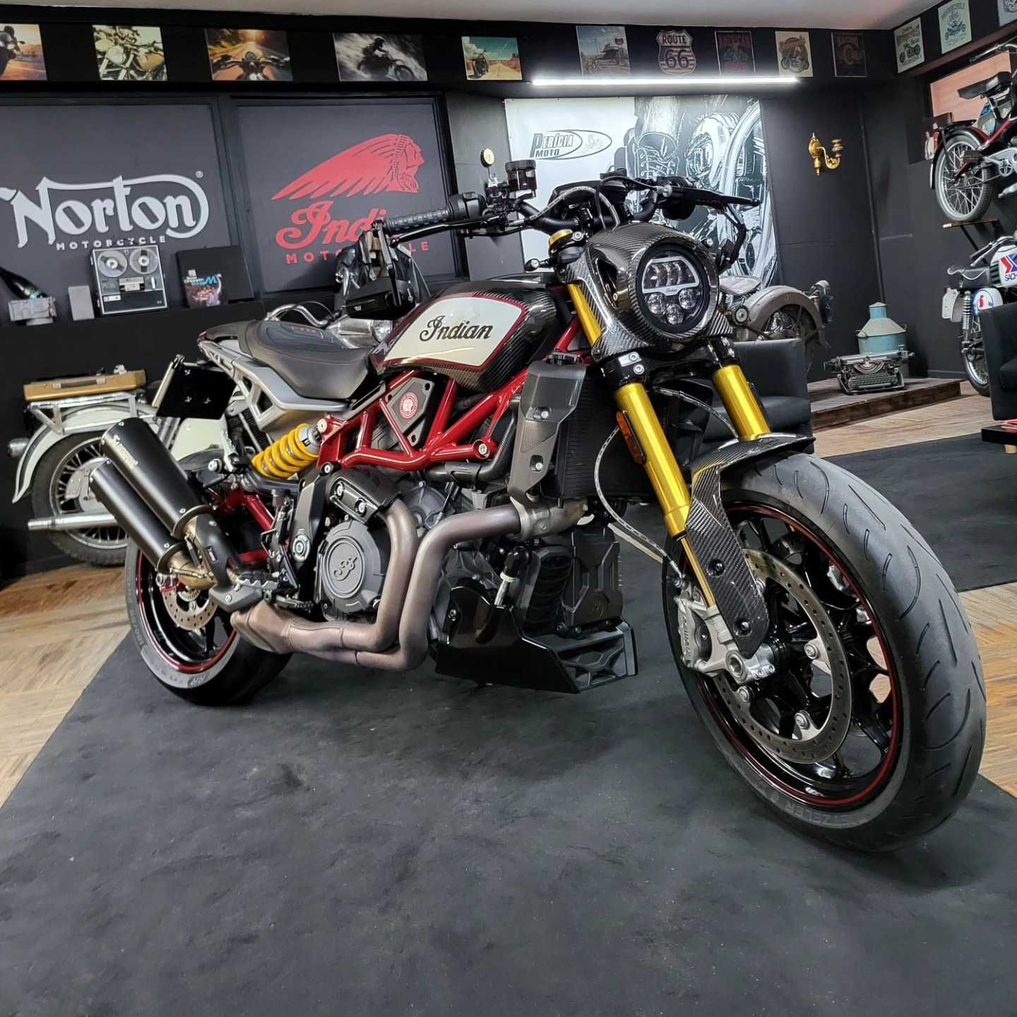 Indian FTR 1200 Carbon R