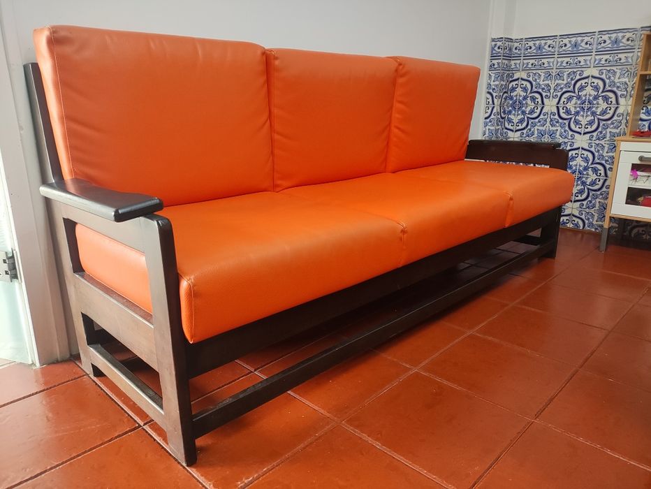 Sofá cor de laranja