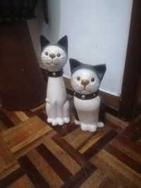 Gatos de madeira