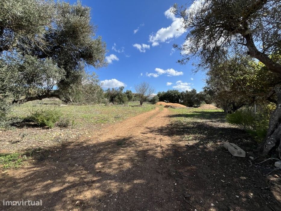 Lote de terreno com projeto aprovado para Hotel de Saúde 4 Estrelas...
