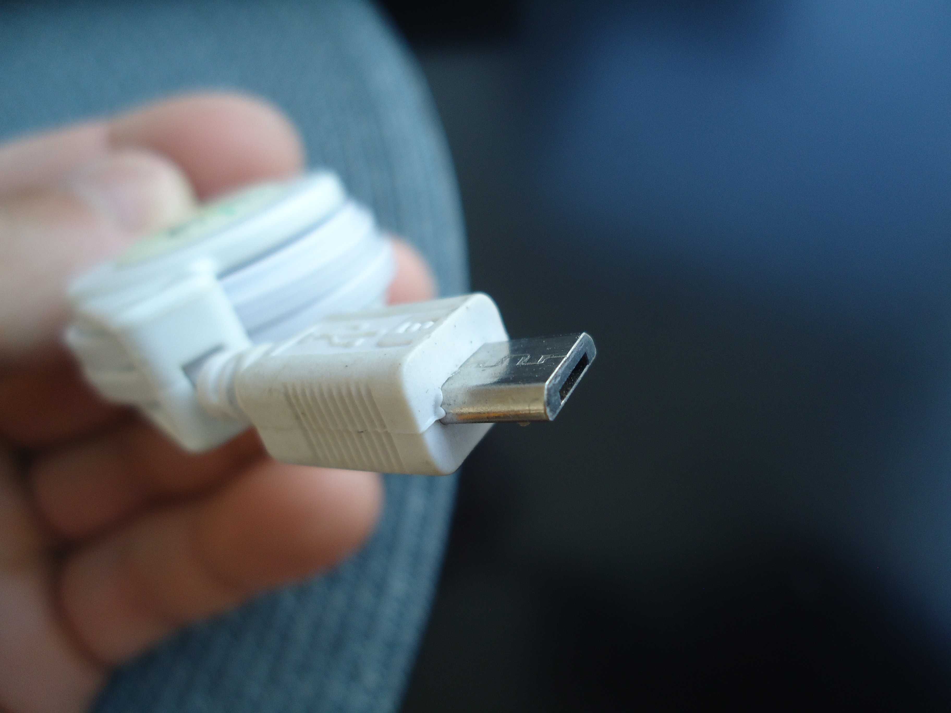 zwijany kabel USB 2.0, wtyk A - micro USB B tzw stary typ
