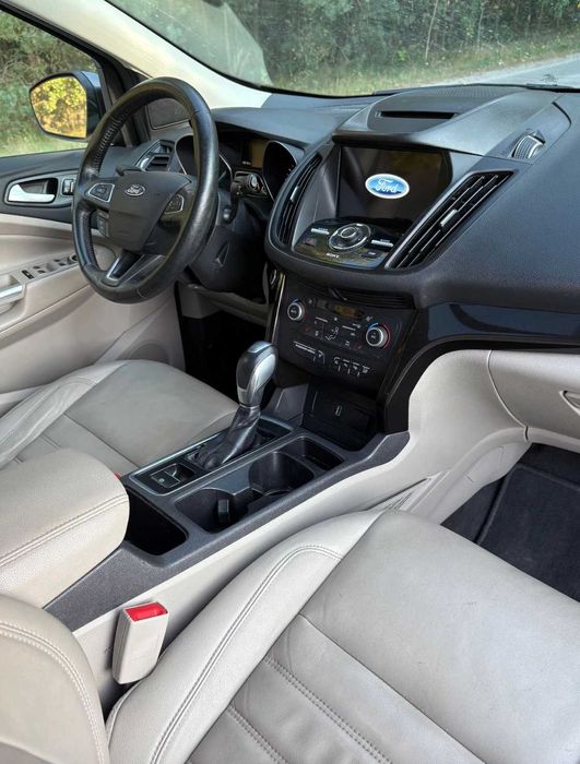 Ford Escape Titanium 2018 року