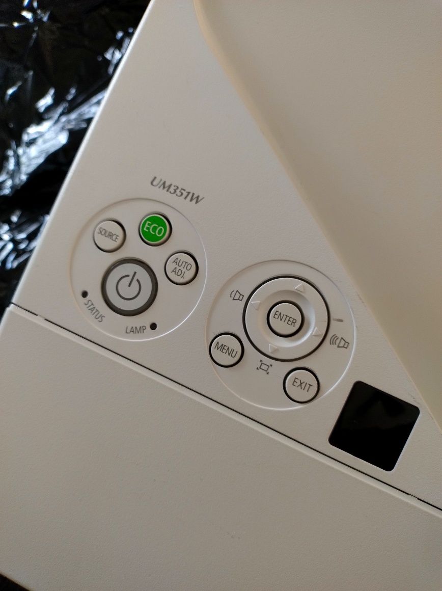 Projektor NEC UM351W