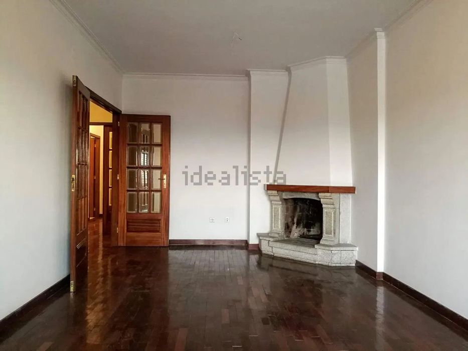Arrendo T3 com garagem na Rua Quinta de Cabanas, 94, BRAGA