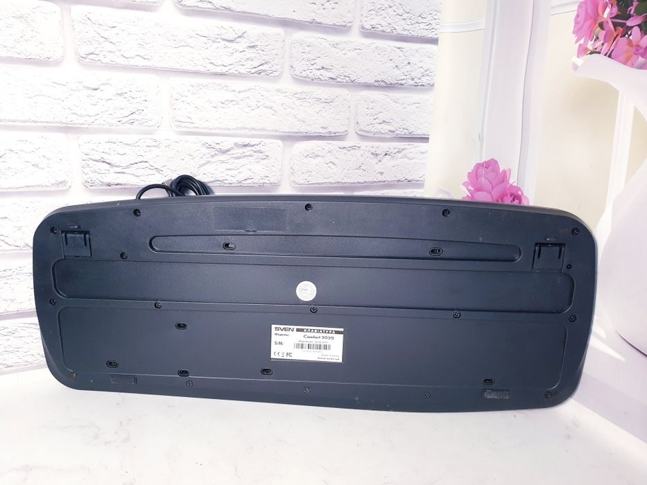 Клавіатура Sven з перемикачами відео та музики