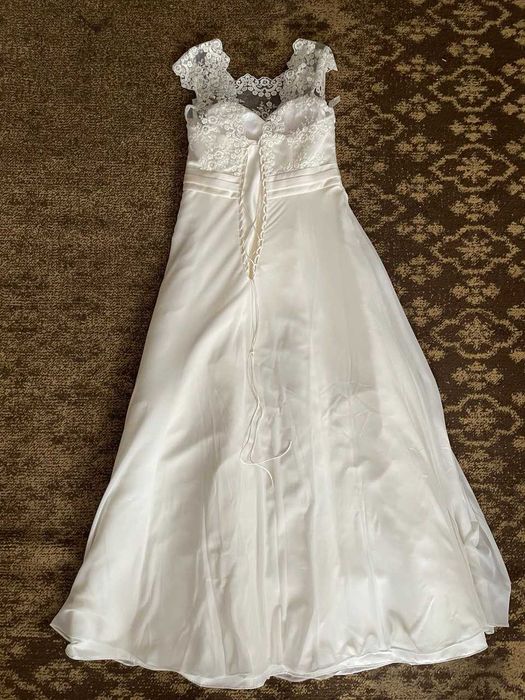 Весільна сукня, фата, хустка та болеро. Ціна договірна.