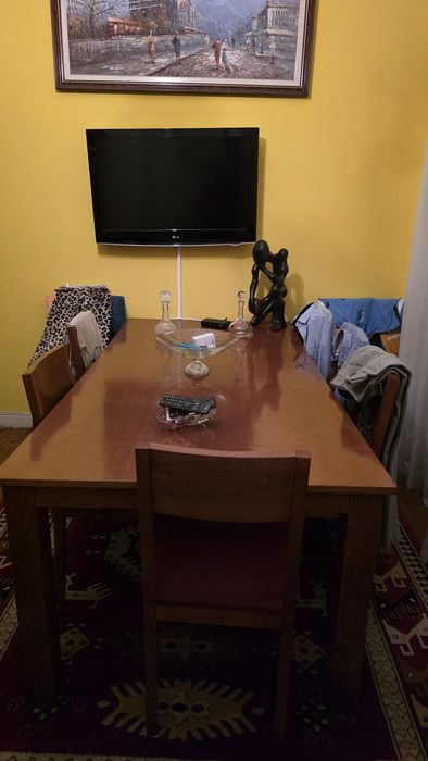 Vendo mesa como nova em madeira castanho