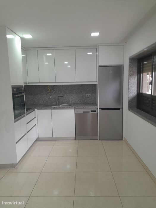 Apartamento T1+1, totalmente reabilitado